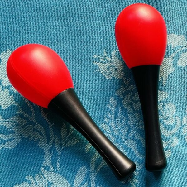 4 mini maracas plastique rouge