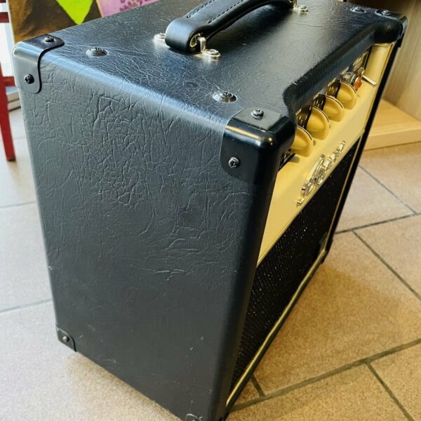 Alternative view of Ampli lampe Bugera Vintage V5 Infinium n°S1810029131302, puissances 01W/1W/5W