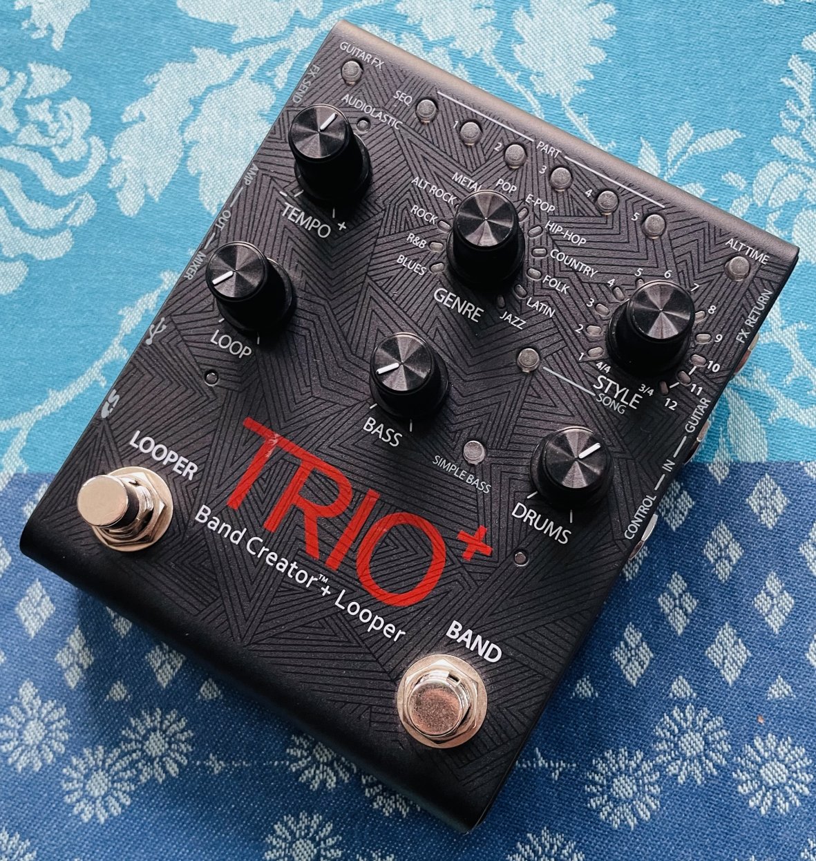 Pédale d’accompagnement basse batterie looper Digitech Trio+ n°12002539366, boite et alim d’origine, notice