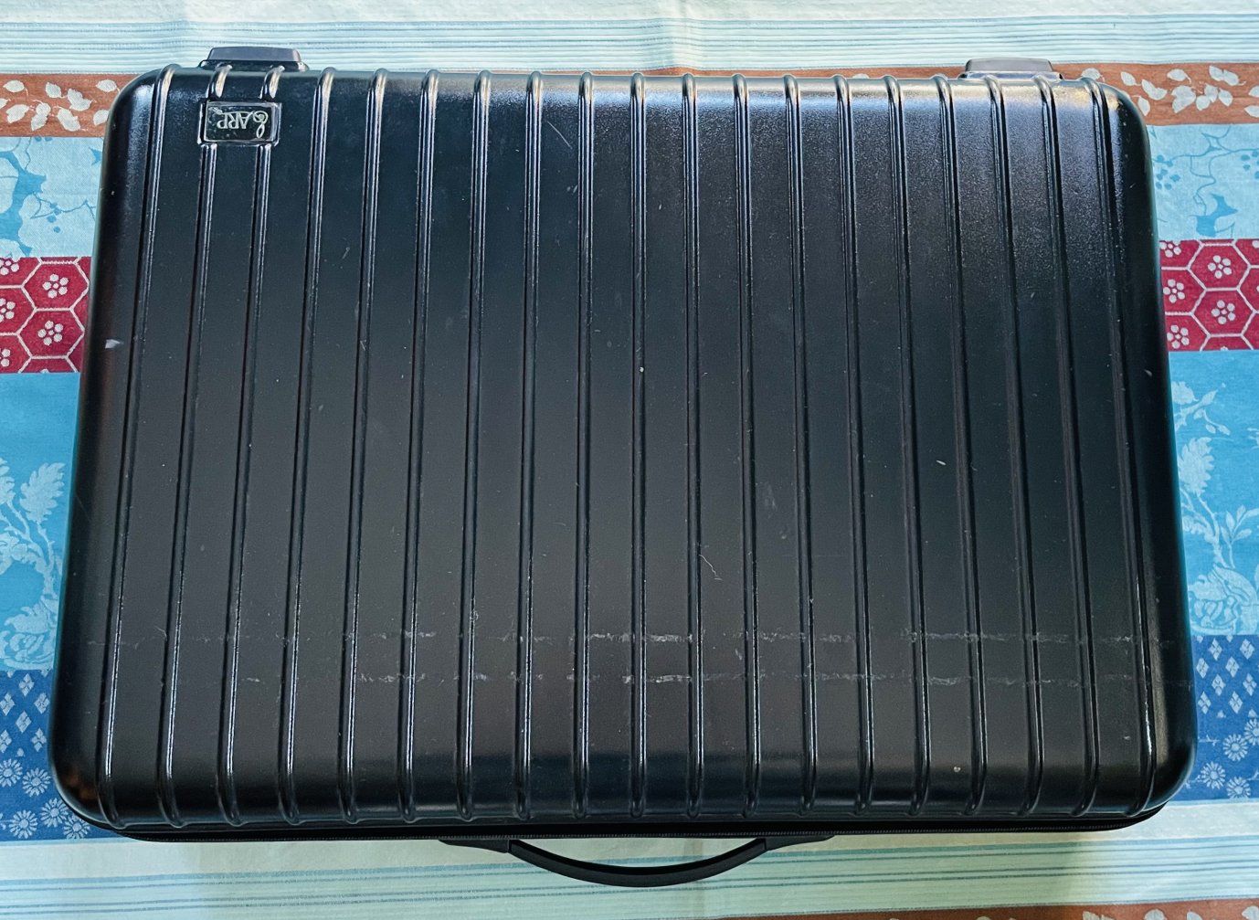 Synthé analogique réédition Korg Arp Odyssey slim keys 37 n°003637 (China), valise Arp, câbles et notices d’origine – Image 9