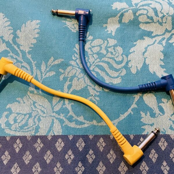 2 Câbles jack coudés mono court, bleu et jaune (lot 60 C)