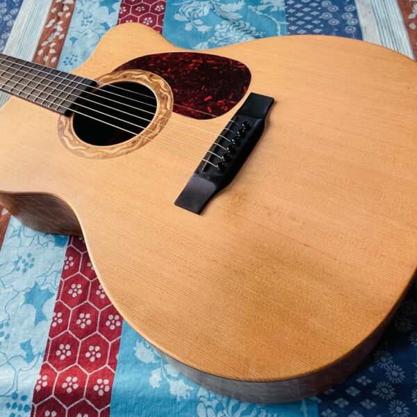 Alternative view of Guitare électro-acoustique Martin Ellipse XC1T n°1548798, étui Martin