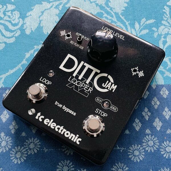 Pédale looper TC Electronic Ditto Jam X2 n°23271646, boite d’origine, sticker