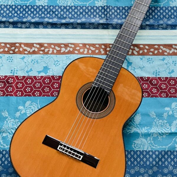 Guitare classique haut de gamme Yamaha Grand Concert GC41C n°QPZ39A (Japan), bel étui Yamaha, cordes neuves Knobloch Actives 400 ADQ medium high tension