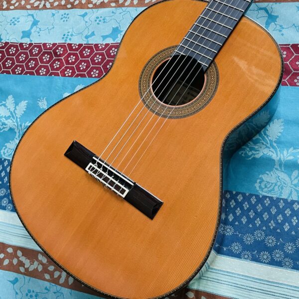 Alternative view of Guitare classique haut de gamme Yamaha Grand Concert GC41C n°QPZ39A (Japan), bel étui Yamaha, cordes neuves Knobloch Actives 400 ADQ medium high tension