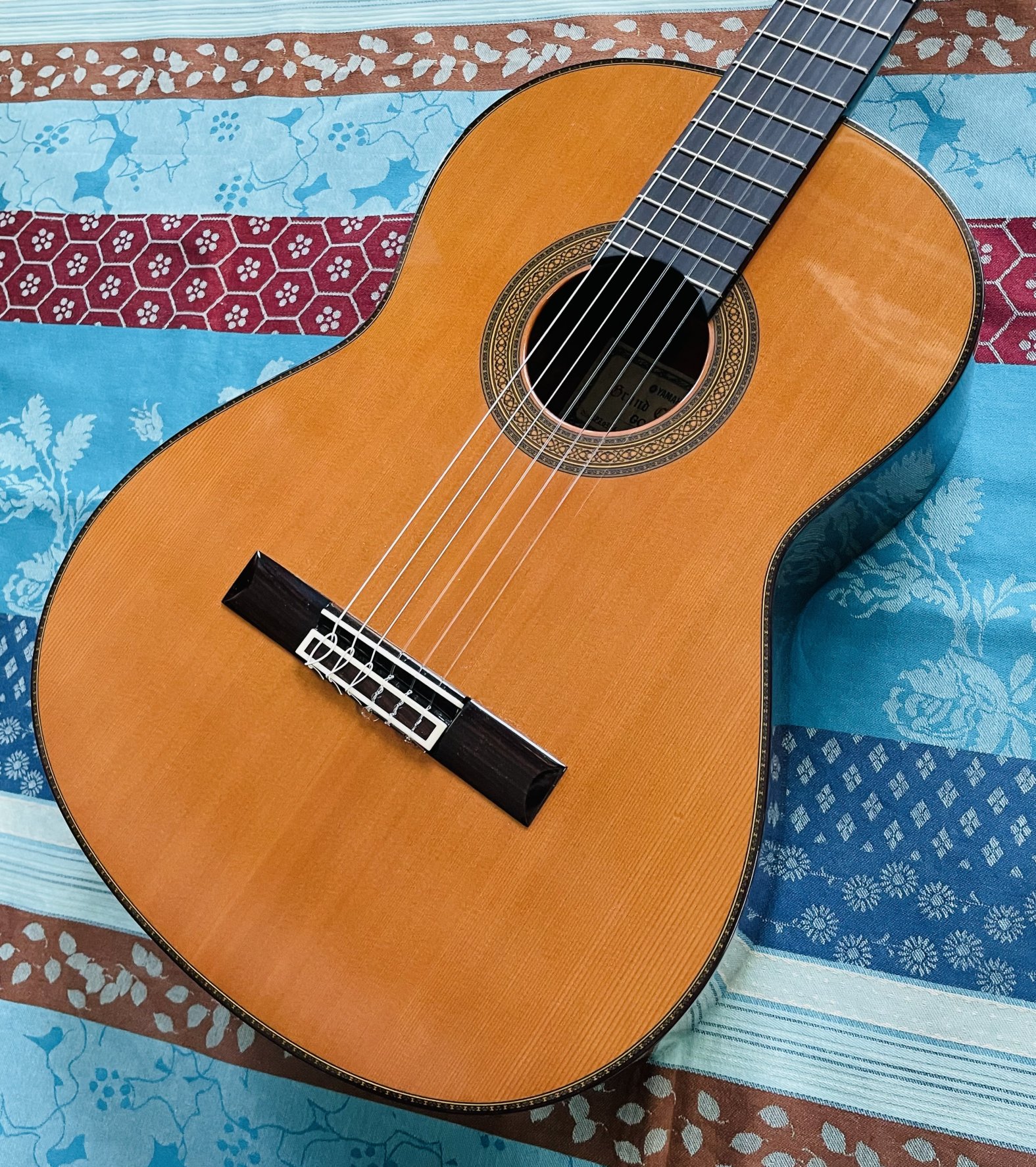 Guitare classique haut de gamme Yamaha Grand Concert GC41C n°QPZ39A (Japan), bel étui Yamaha, cordes neuves Knobloch Actives 400 ADQ medium high tension – Image 2