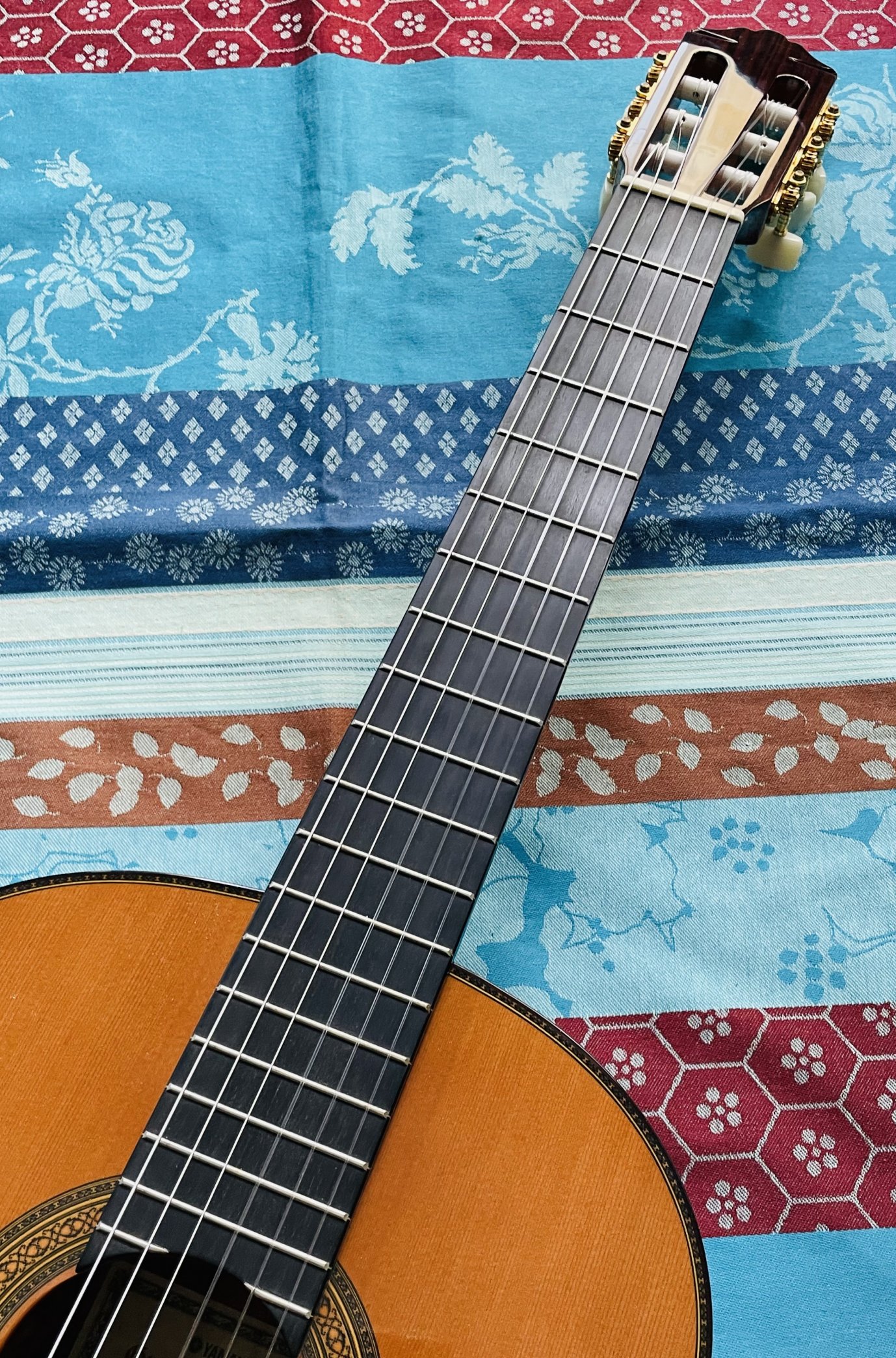 Guitare classique haut de gamme Yamaha Grand Concert GC41C n°QPZ39A (Japan), bel étui Yamaha, cordes neuves Knobloch Actives 400 ADQ medium high tension – Image 4