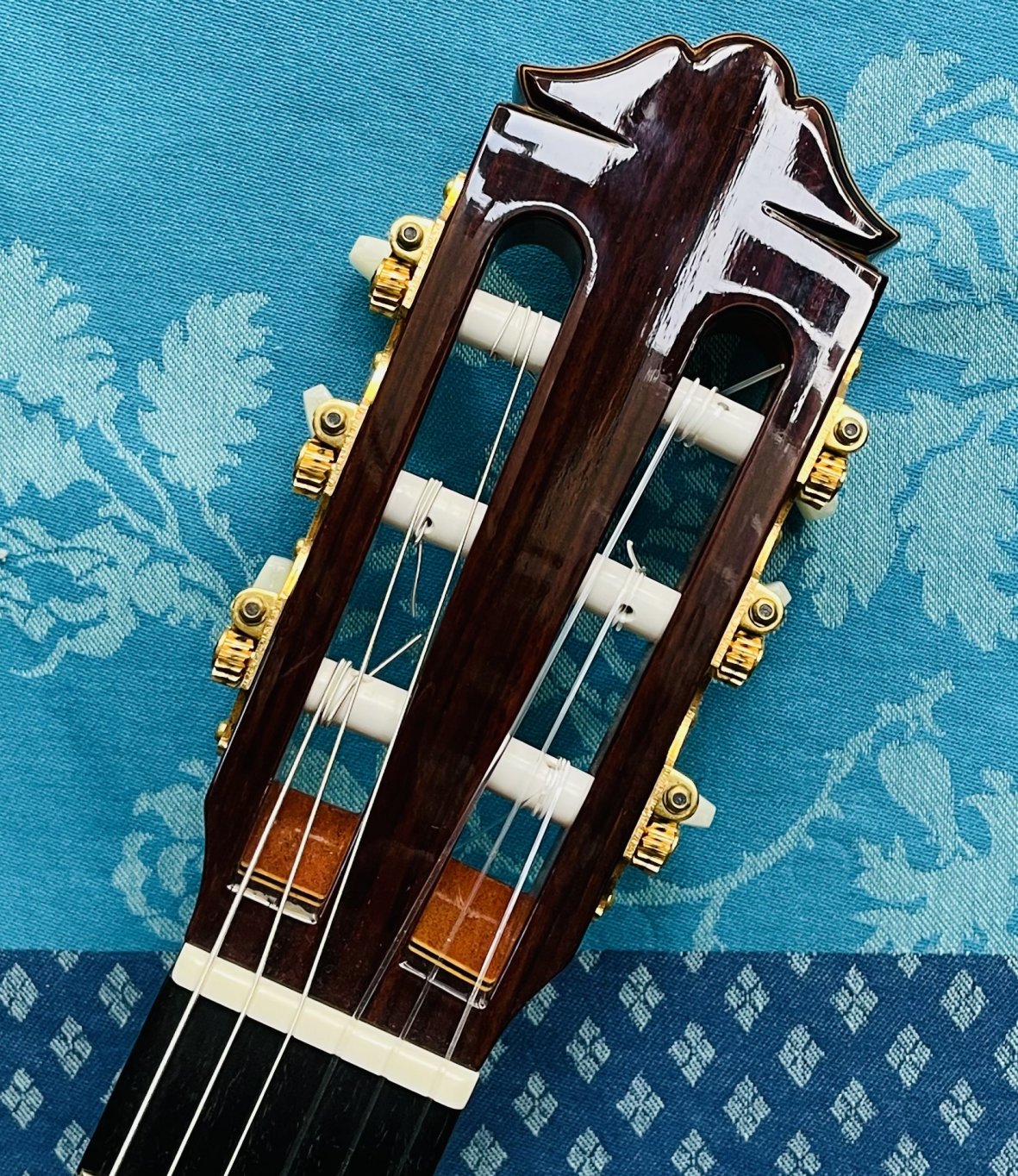 Guitare classique haut de gamme Yamaha Grand Concert GC41C n°QPZ39A (Japan), bel étui Yamaha, cordes neuves Knobloch Actives 400 ADQ medium high tension – Image 5