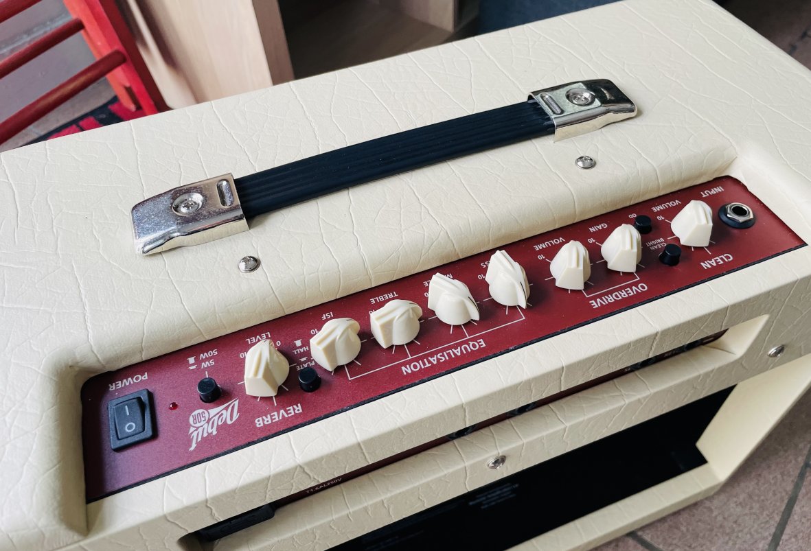 Ampli guitare BlackStar Debut 50R Cream Oxblood n°(21)ECG230404862, carton d’origine, Lead Foot FS-2 (cable 3,5m) 2172168DBH00399 – Image 4