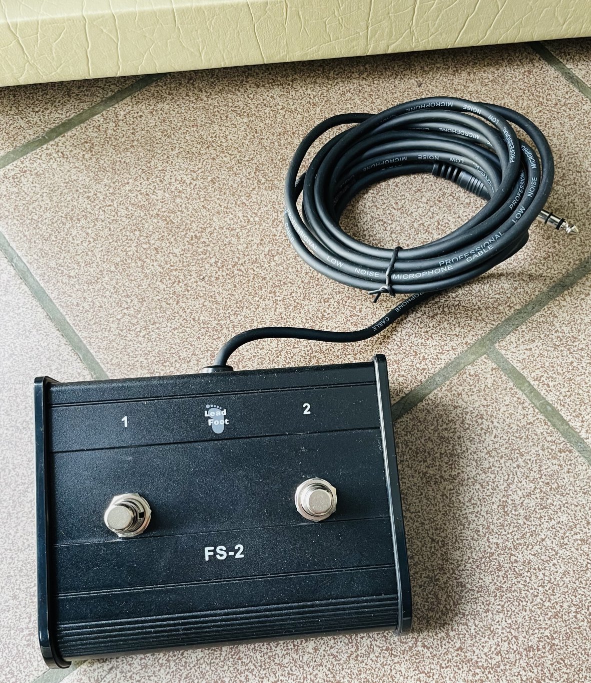 Ampli guitare BlackStar Debut 50R Cream Oxblood n°(21)ECG230404862, carton d’origine, Lead Foot FS-2 (cable 3,5m) 2172168DBH00399 – Image 7