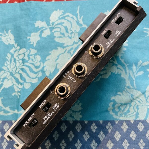 Alternative view of Footswitch Boss FS-6 n°CW96876, câble double jack A/B, pile 9V