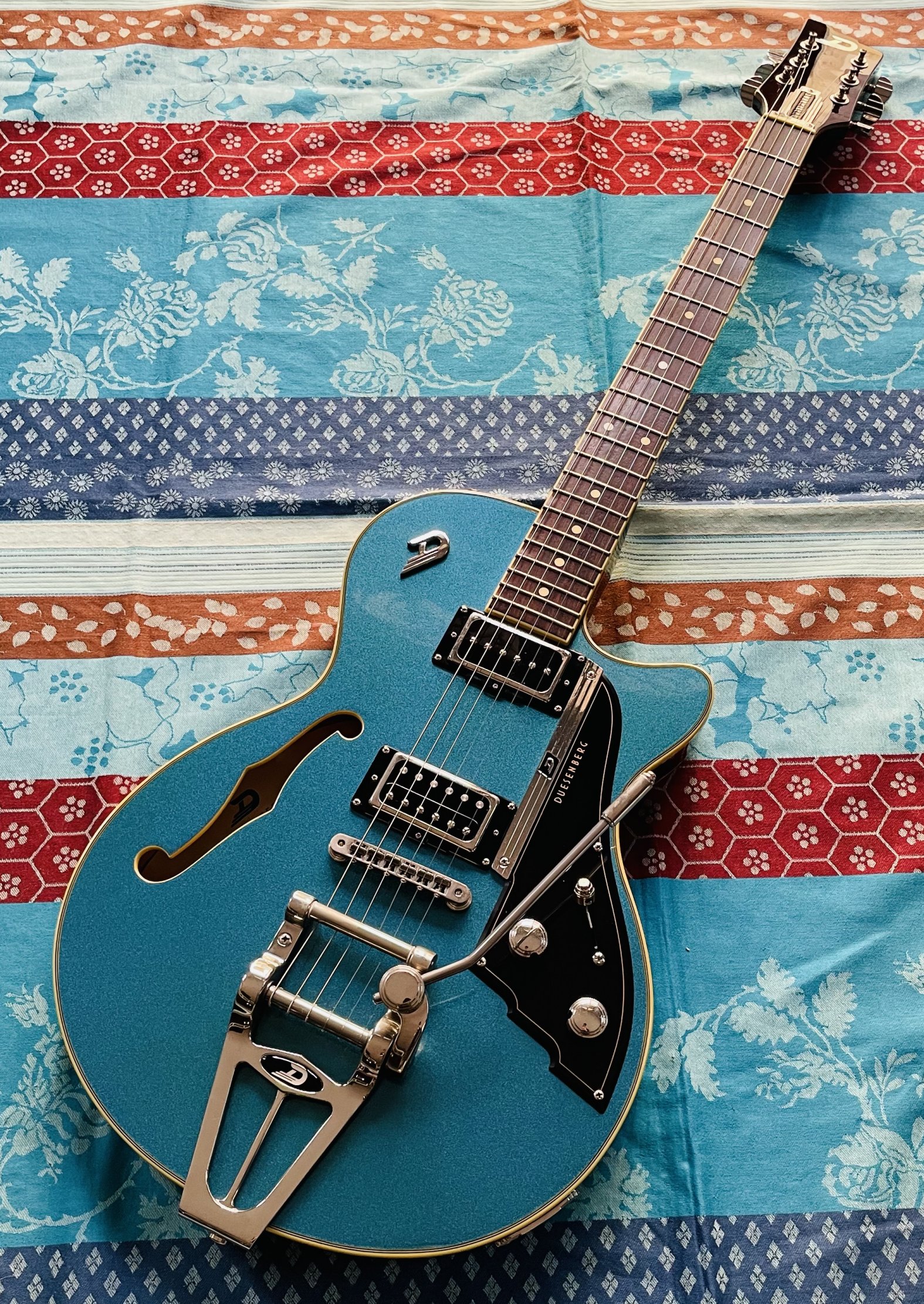 Guitare électrique Duesenberg Starplayer III Catalina Blue n°190101 (Germany), étui Duesenberg