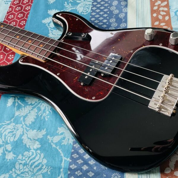 Alternative view of Basse électrique Fender American Vintage II 1960 Precision Bass black n°V2323798, modèle 0190160806, étui d’origine, accessoires complets et certificat, révision Thébé Lutherie (2026)