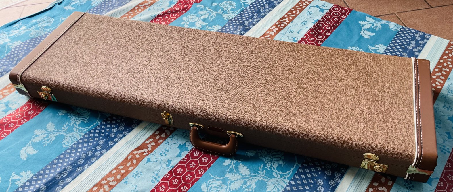 Basse électrique Fender American Vintage II 1960 Precision Bass black n°V2323798, modèle 0190160806, étui d’origine, accessoires complets et certificat, révision Thébé Lutherie (2026) – Image 17