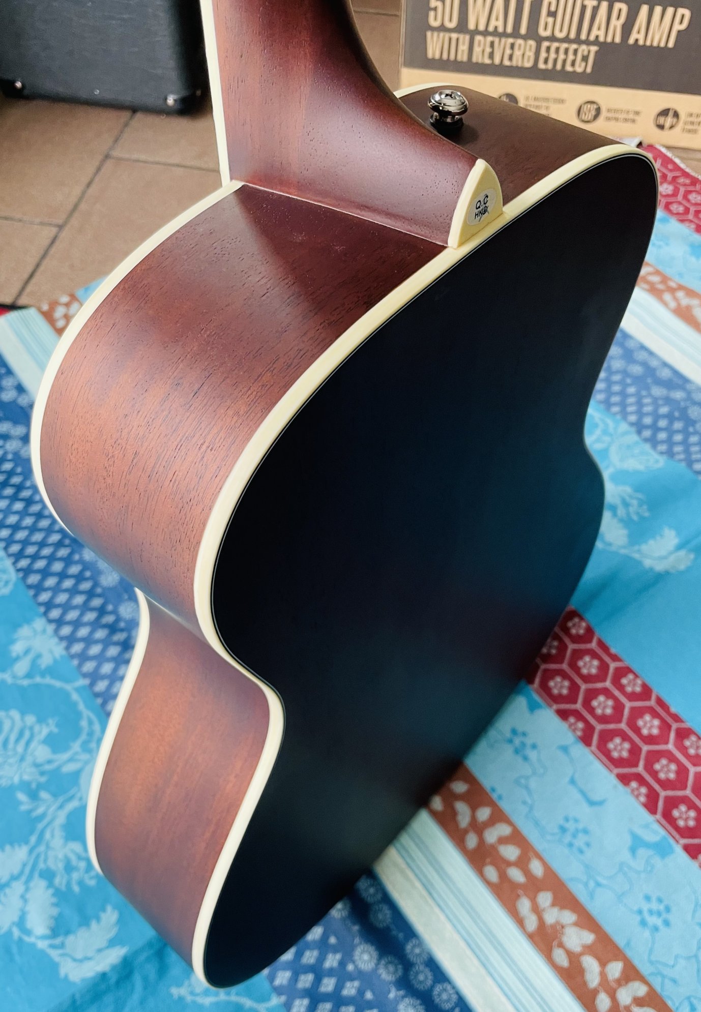 Dobro Fender Paramount PR180E ACB Aged Cognac Burst n°CSSL22033148, étui Fender Paramount, révision luthier Manteau (11.02.26) – Image 13