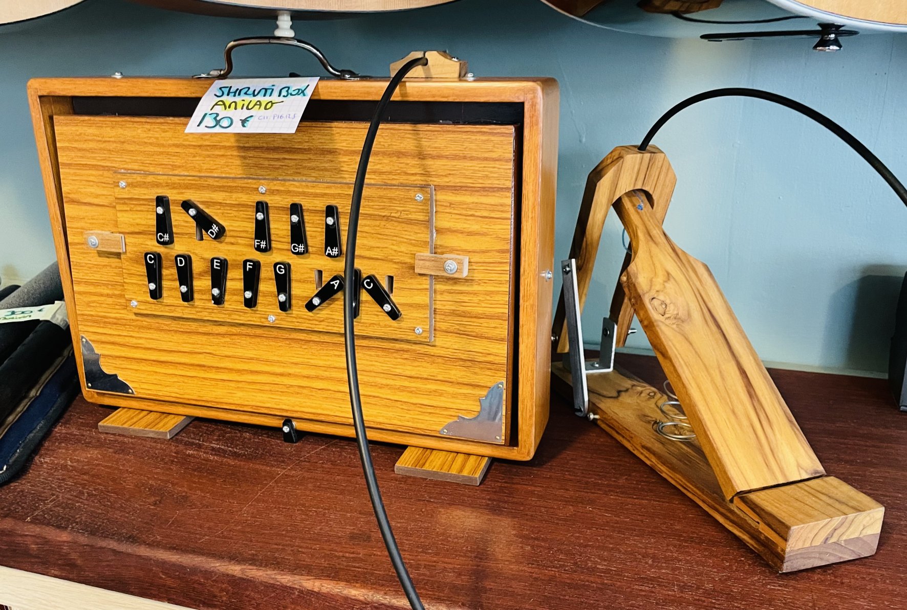 Shruti Box Alimav, pédale