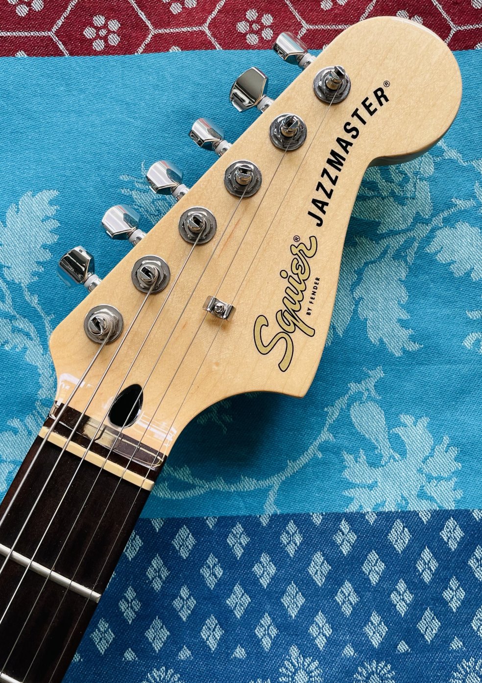 Guitare électrique Squier Jazzmaster Affinity Lake Placid Blue n°CYKJ21002762, pochette notice et clé – Image 4