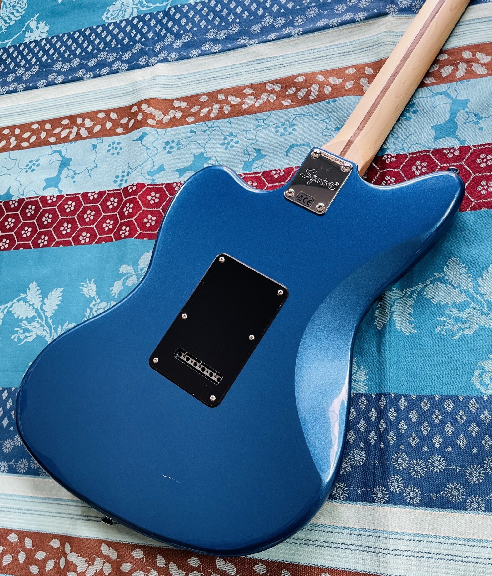 Guitare électrique Squier Jazzmaster Affinity Lake Placid Blue n°CYKJ21002762, pochette notice et clé – Image 6