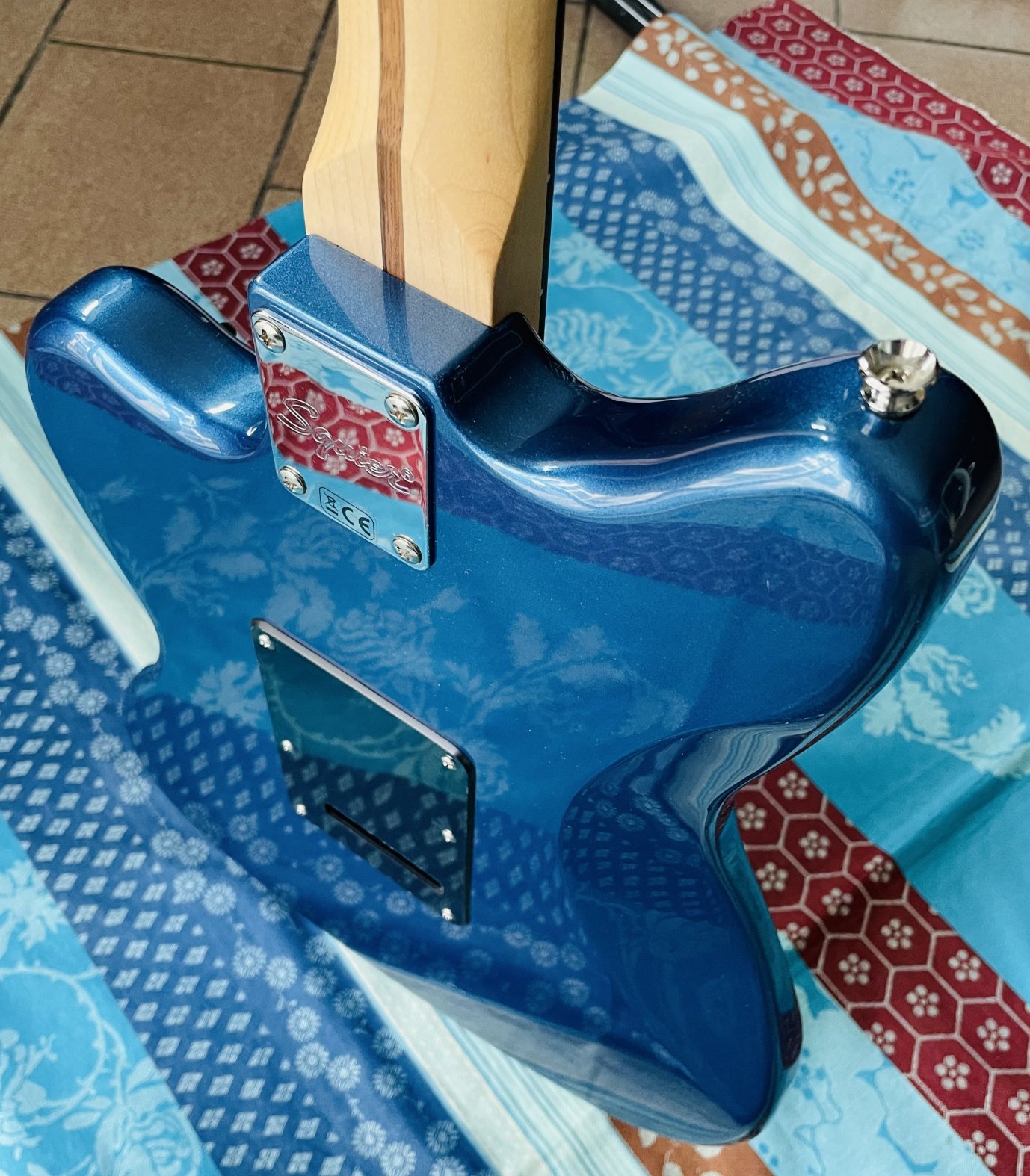 Guitare électrique Squier Jazzmaster Affinity Lake Placid Blue n°CYKJ21002762, pochette notice et clé – Image 9