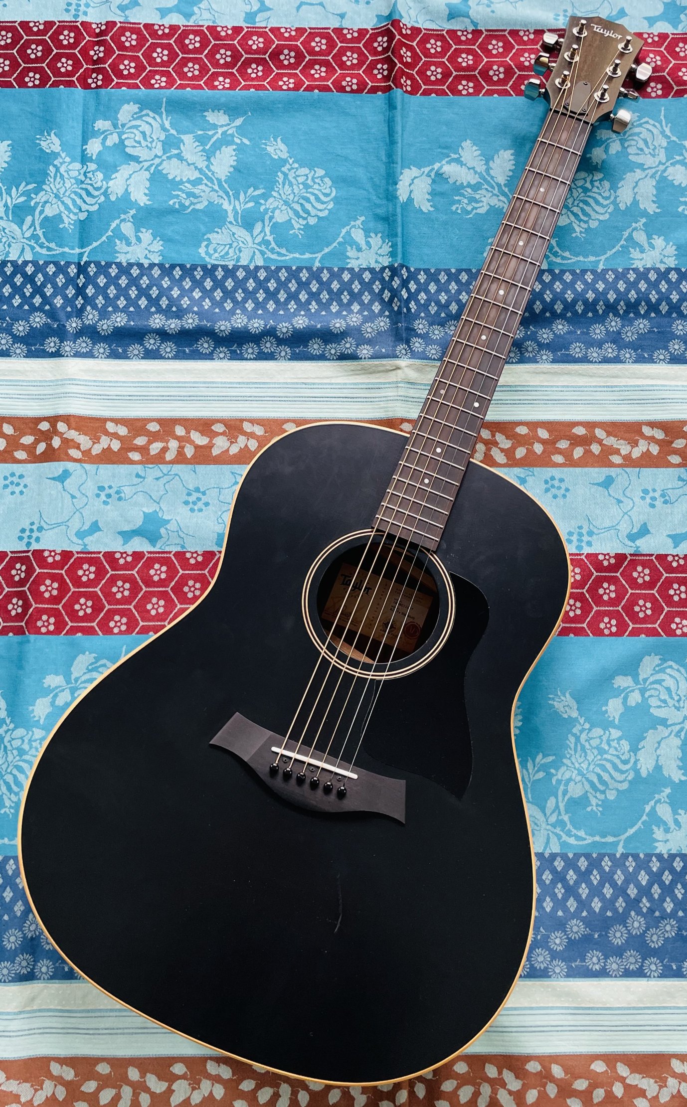 Guitare électro-acoustique Taylor AD17e Blacktop n°1206011017, housse Taylor Aerocase