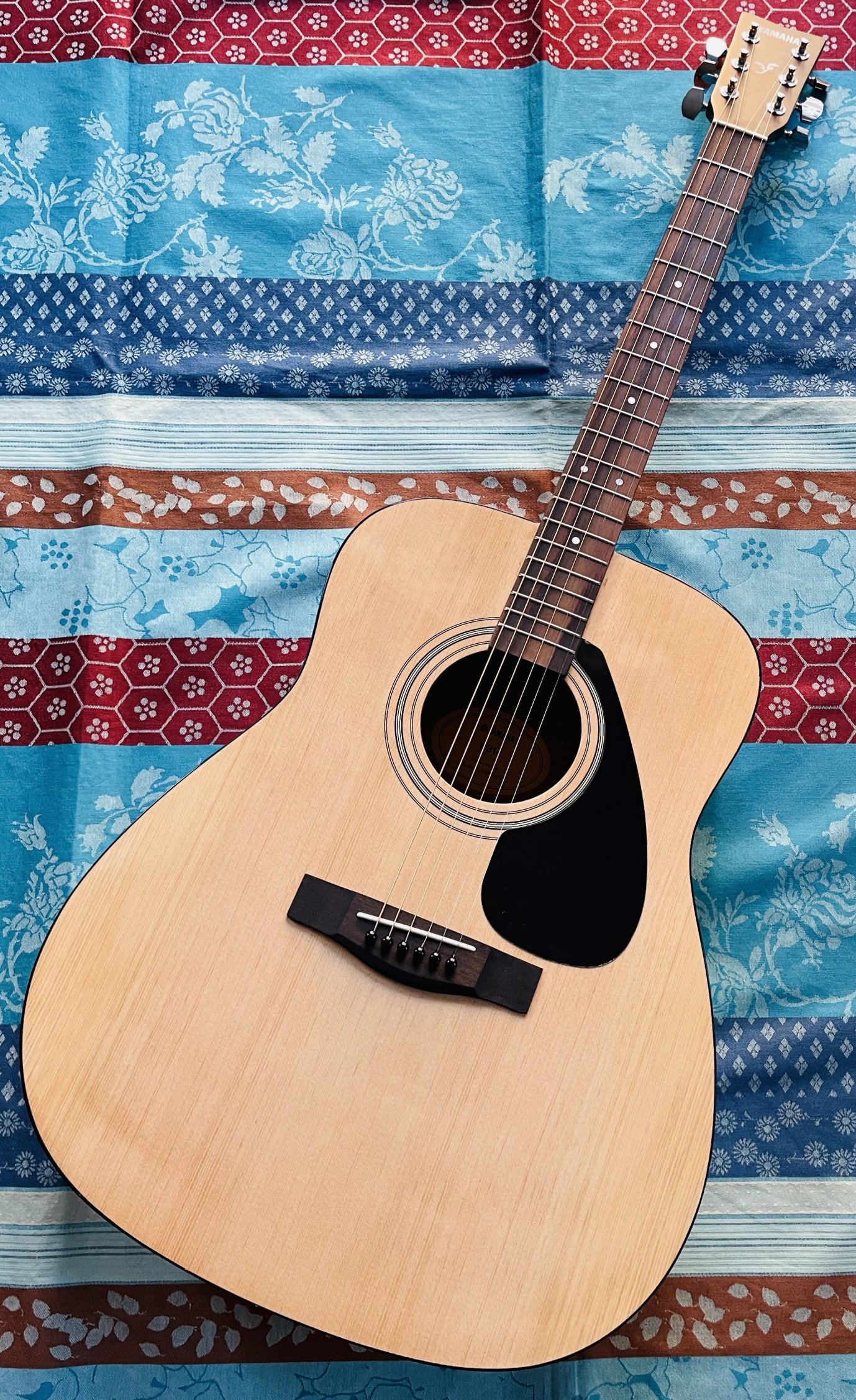 Guitare acoustique Yamaha FG310 n°HOP124647, carton, réglée chez le luthier Manteau (facture 25.02.26)