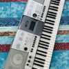 Clavier arrangeur Yamaha PSR- E413 n°YBOM02610, alim, notice, housse Bepesco