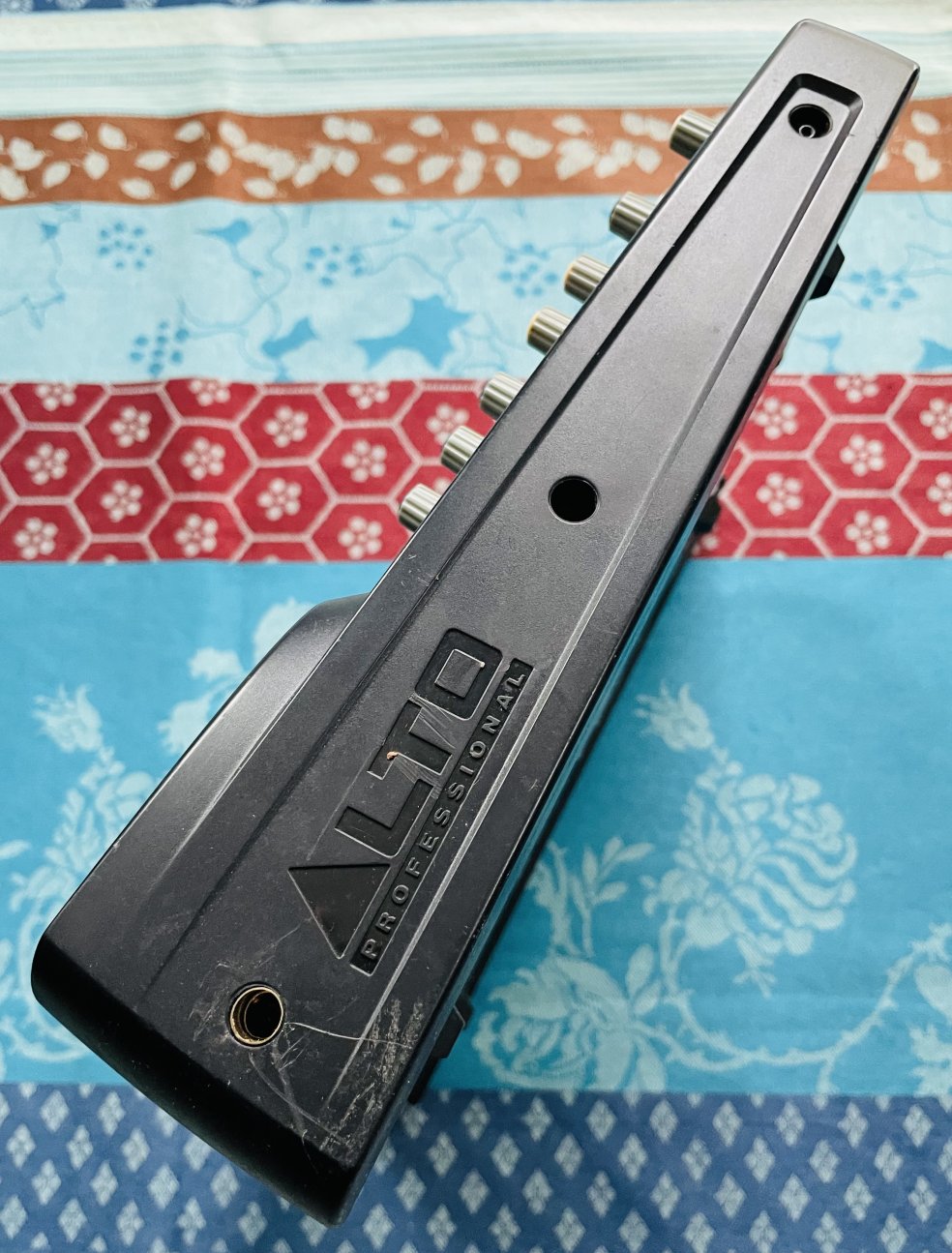 Table de mixage analogique Alto ZMX 862 n°UT14121011647545, carton, alim, notice – Image 4