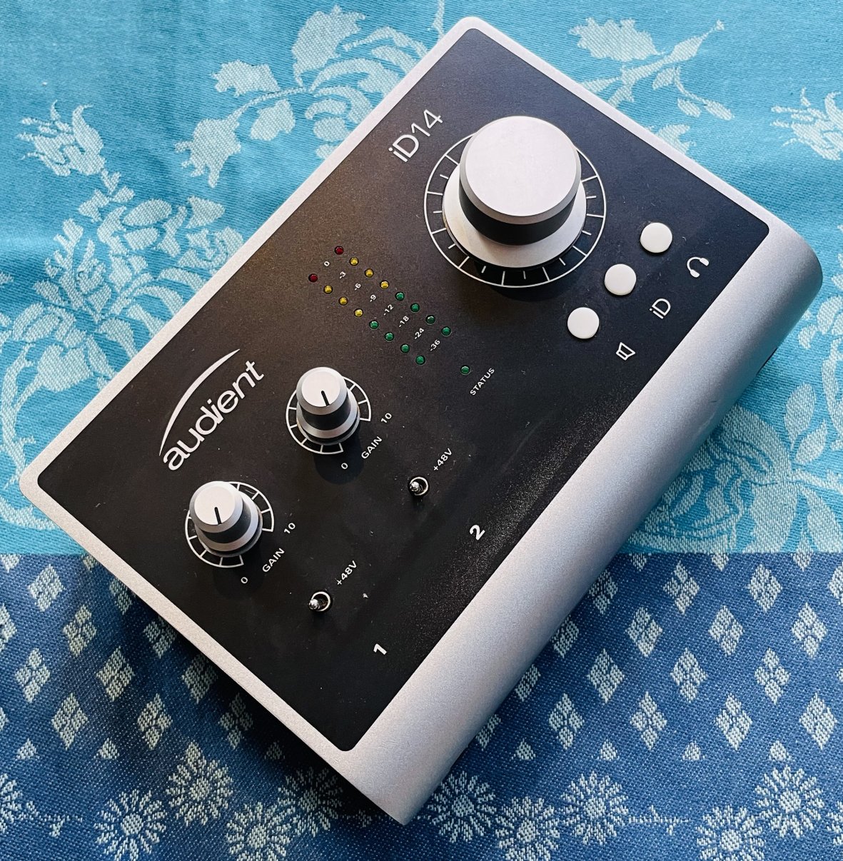 Carte son Audient ID14 n°15.02.0519.0843, boite d’origine, alim, Quick Start V1.2