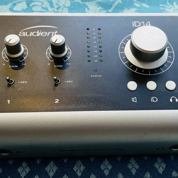 Alternative view of Carte son Audient ID14 n°15.02.0519.0843, boite d’origine, alim, Quick Start V1.2