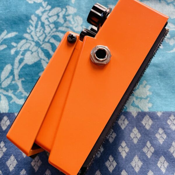 Alternative view of Pédale distortion Boss DS-1 n°V4C6457, boite d’origine, notices