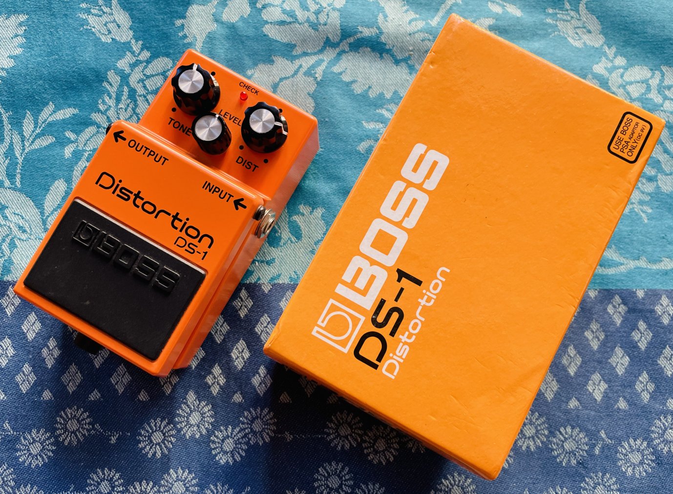 Pédale distortion Boss DS-1 n°V4C6457, boite d’origine, notices – Image 7