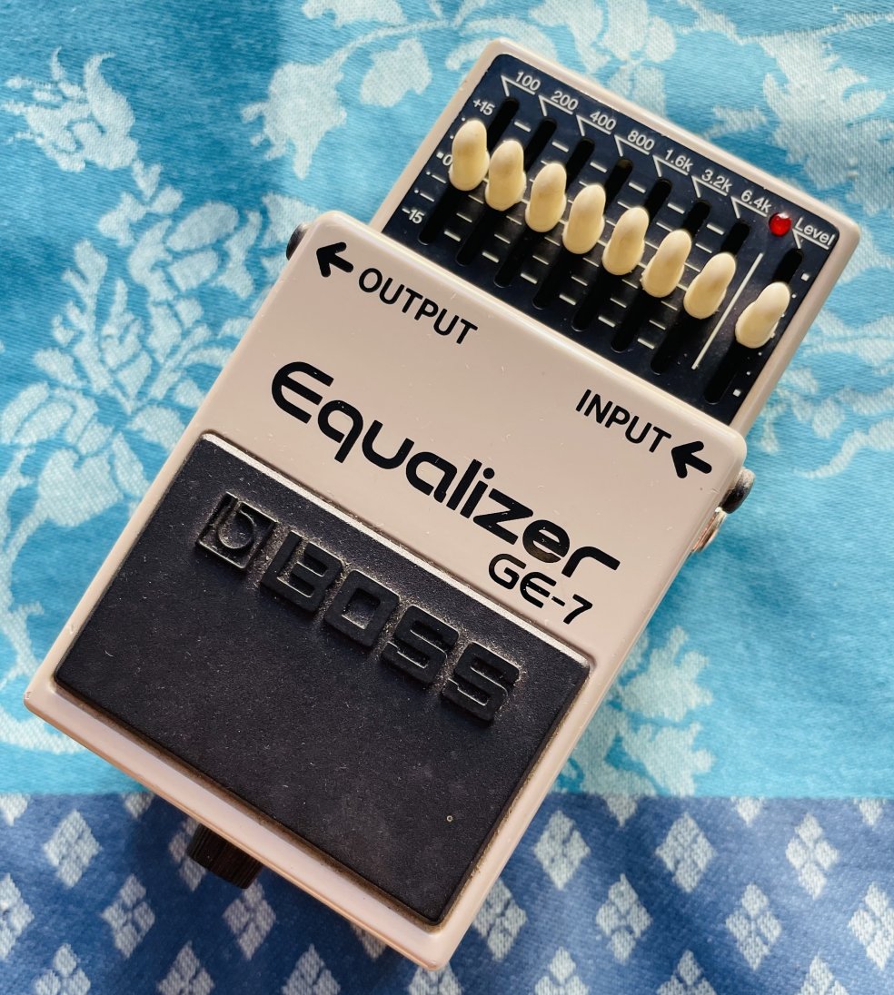 Pédale égaliseur Boss GE-7 n°D9A1101, boite d’origine, notice
