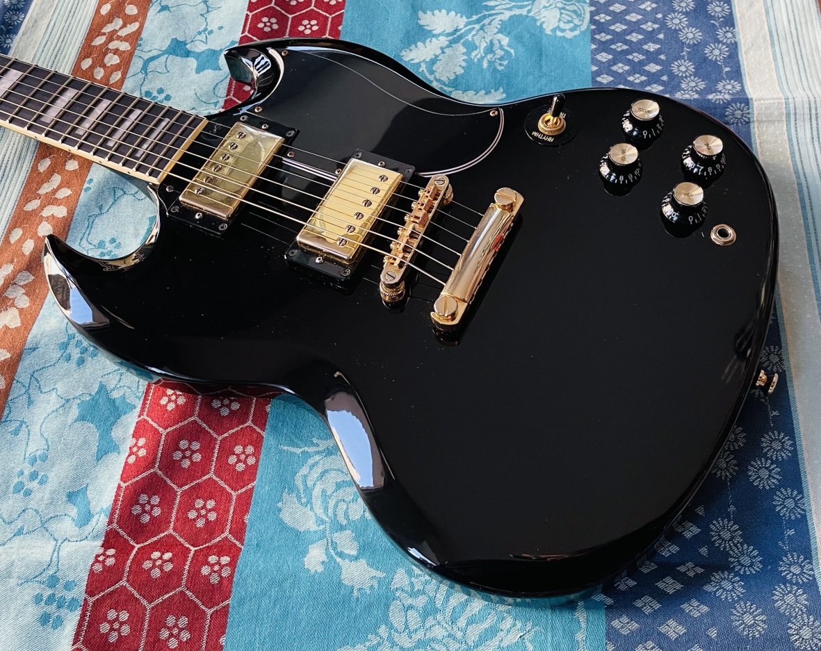 Guitare électrique Epiphone SG Custom Ebony n°21051524848, 2 push pull ajoutés et boutons d’origine, housse Gator, jack Fender, sangle Epiphone – Image 2