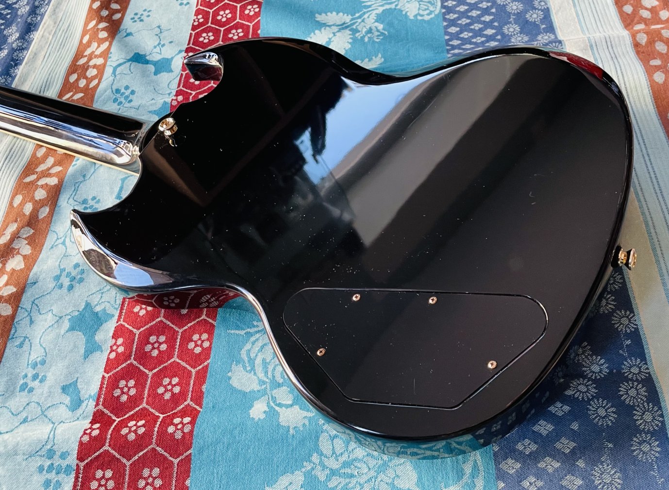 Guitare électrique Epiphone SG Custom Ebony n°21051524848, 2 push pull ajoutés et boutons d’origine, housse Gator, jack Fender, sangle Epiphone – Image 7