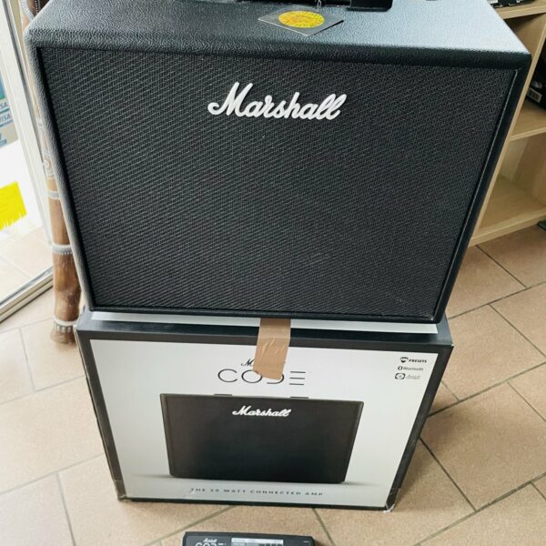 Ampli Marshall Code 50 n°V020F976E, carton d'origine, footswitch ajouté