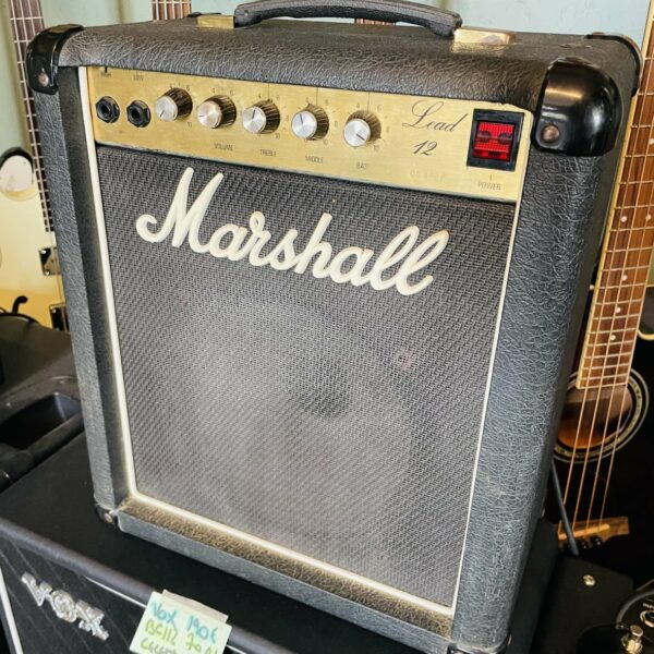Alternative view of Ampli guitare Marshall Lead 12 n°09942P (England), modèle 5005, 12W RMS