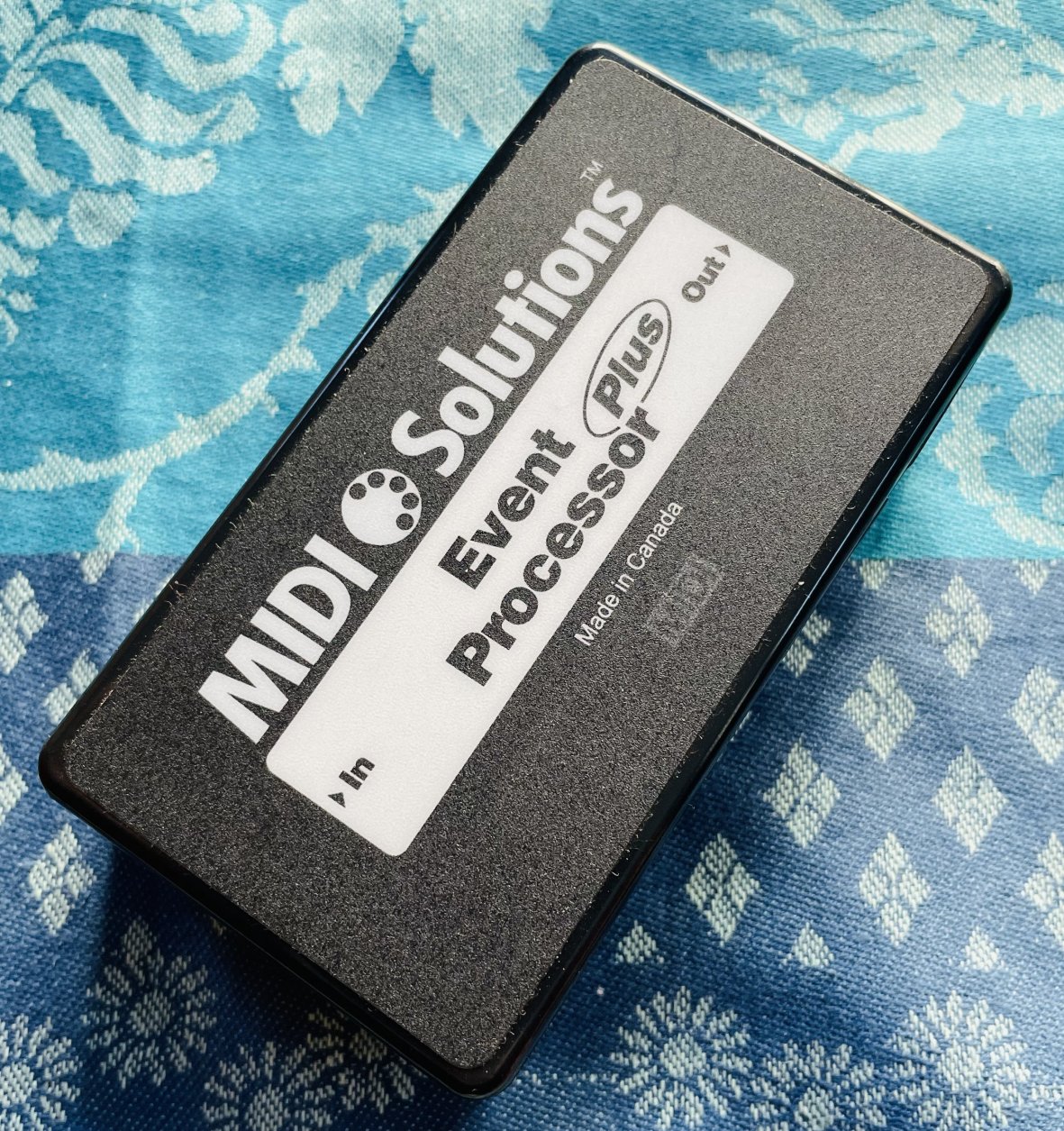 Boitier midi Midi Solutions Event Processor Plus, boite d’origine, papier