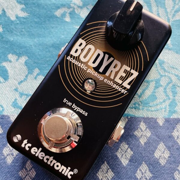 Pédale enhancer acoustique TC Electronic Bodyrez n°19542483, boite d’origine, notice