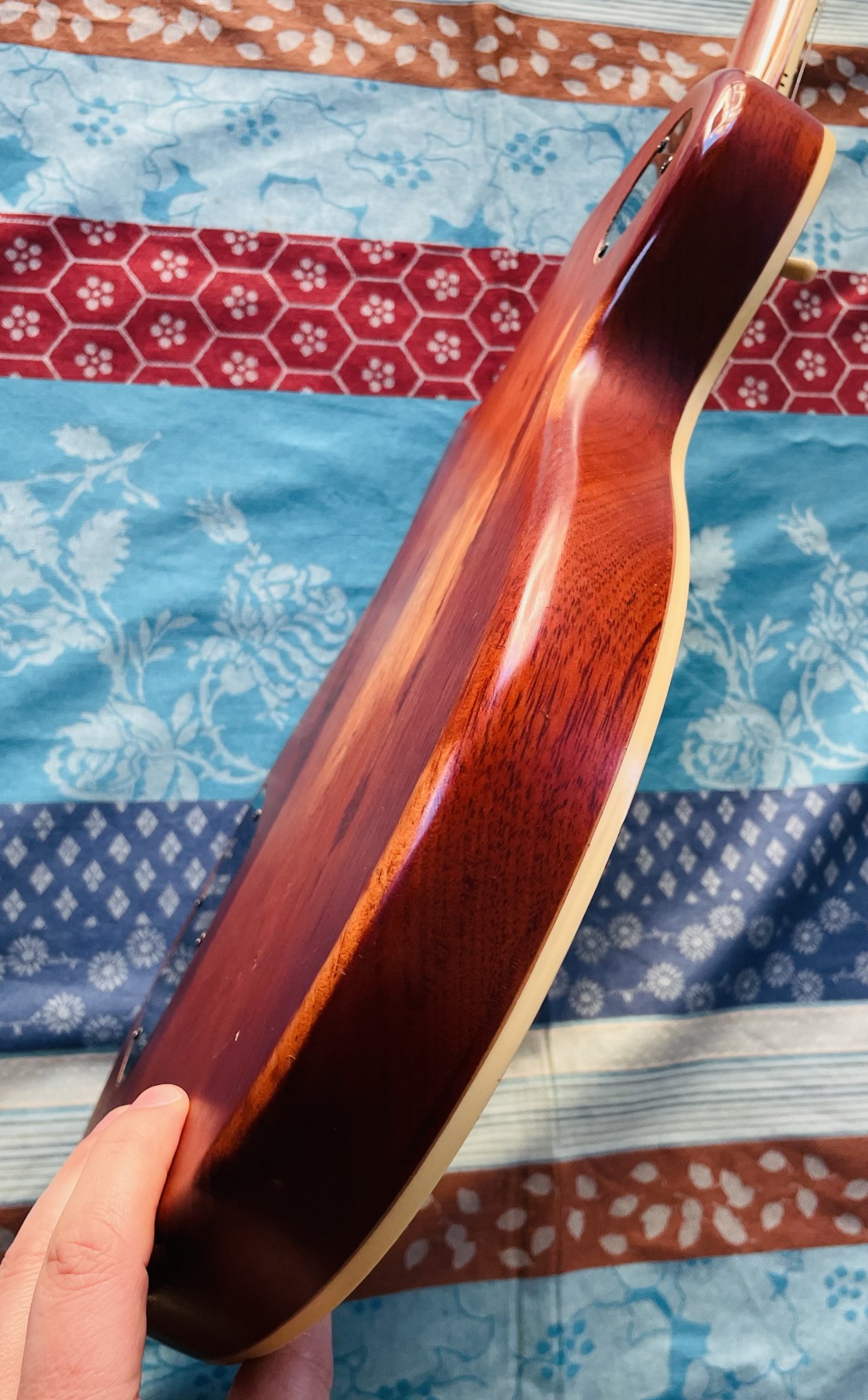 Guitare électrique VGS Eruption Pro, ajout Push Pull Treble Bleed et micros Seymour Duncan, mécaniques autobloquantes – Image 5