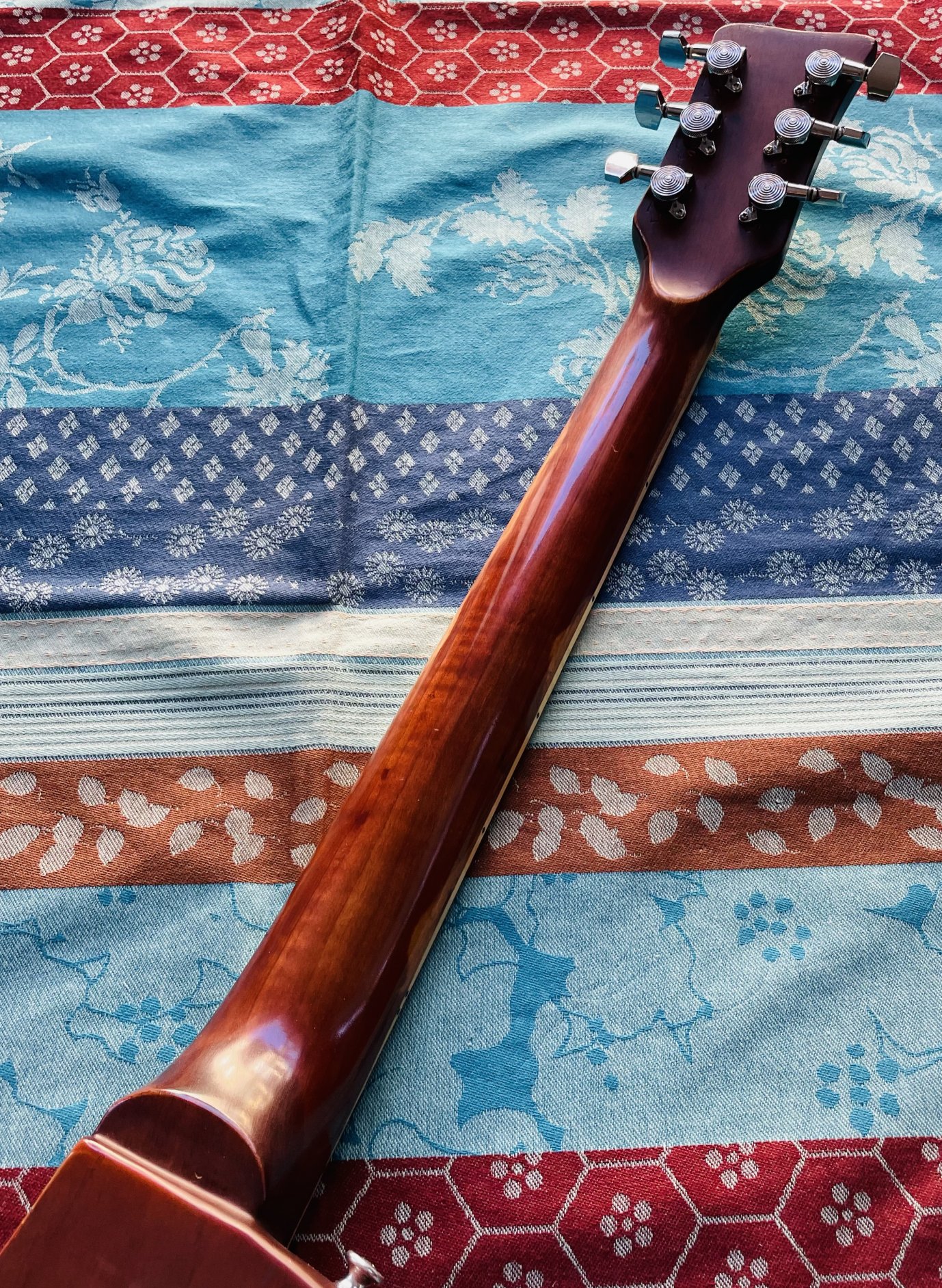 Guitare électrique VGS Eruption Pro, ajout Push Pull Treble Bleed et micros Seymour Duncan, mécaniques autobloquantes – Image 8