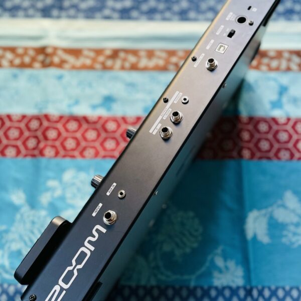 Alternative view of Multieffets guitare Zoom G5N n°B76035752, alim Zoom