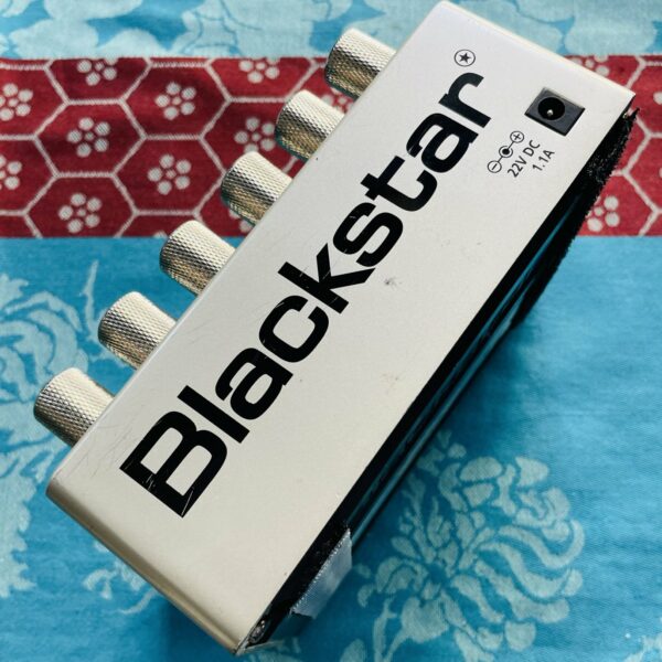 Alternative view of Pédale distortion Blackstar HT-DISTX n°201208EC6871 (Korea), alim