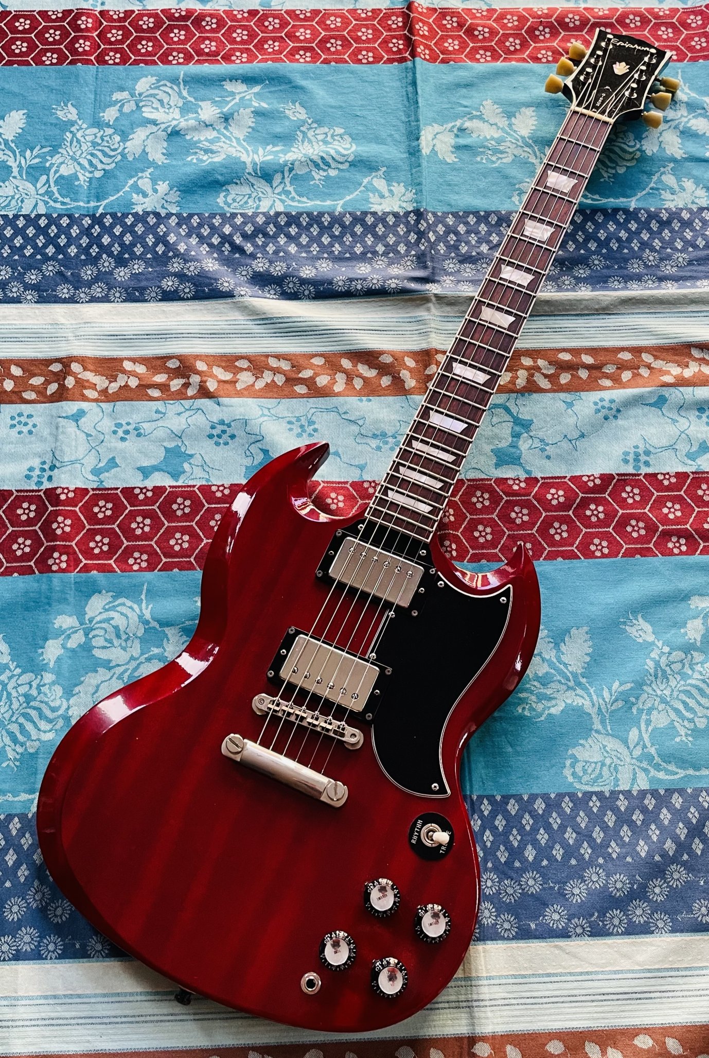 Guitare rare Epiphone SG MIJ Cherry n°F700452 (1997, Fujigen, Japan)