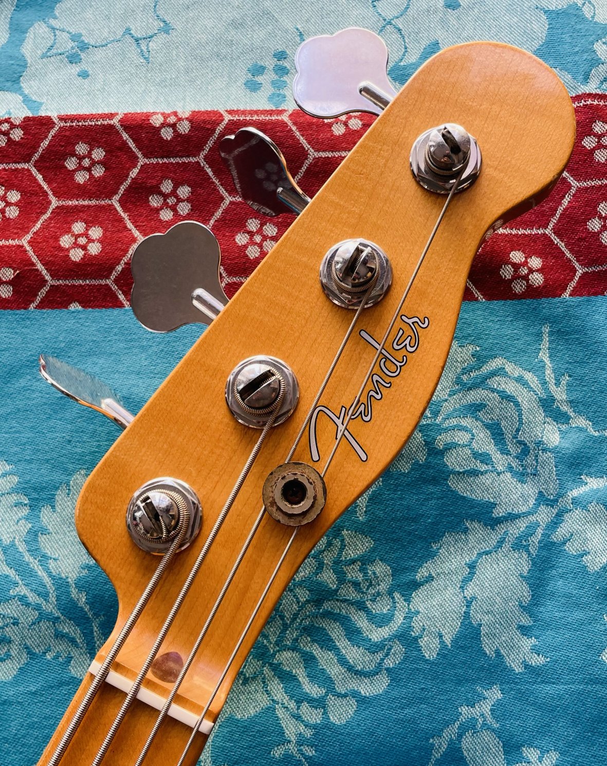 – Très rare basse électrique Fender Limited Custom Shop La Cabronita Boracho Relic n°CZ520405 (2012, USA), étui Fender USA, certificat et papiers divers, limitée à 30 exemplaires ! – Image 5