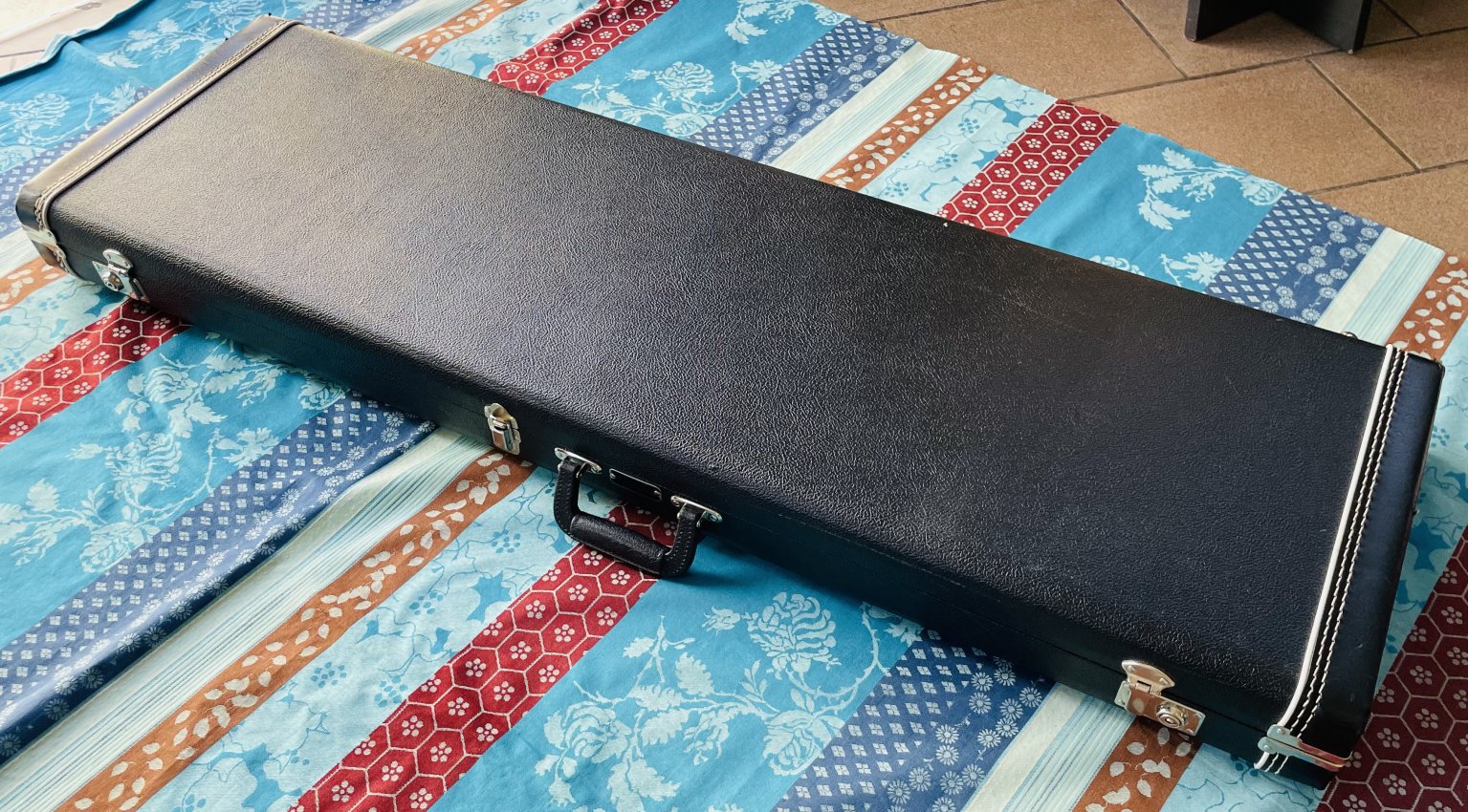 – Très rare basse électrique Fender Limited Custom Shop La Cabronita Boracho Relic n°CZ520405 (2012, USA), étui Fender USA, certificat et papiers divers, limitée à 30 exemplaires ! – Image 15