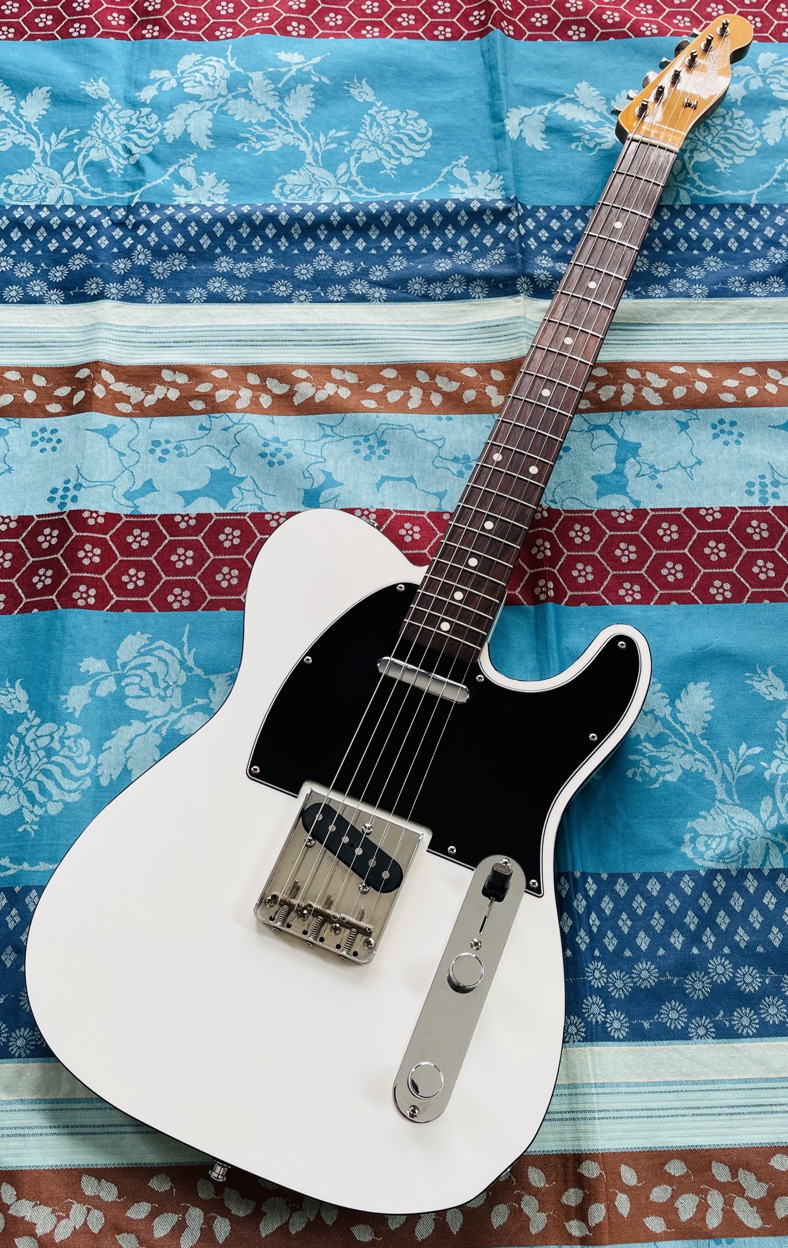 Guitare électrique Fender MIJ Traditional 60’s Telecaster Vintage White n°5351660341 (2019, Japan), série limitée