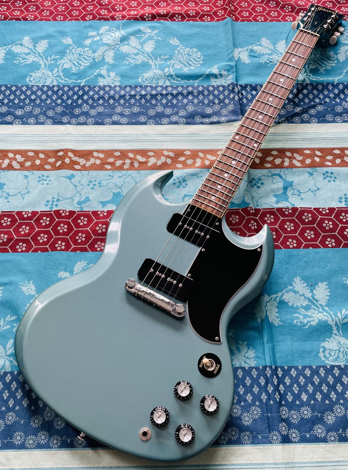 Guitare électrique série limitée Gibson SG Special P90 Pelham blue n°133090406 (2019, USA), modèle SGSP00FPCH1, certificats, photo, accessoires d’origine, étui Gibson.