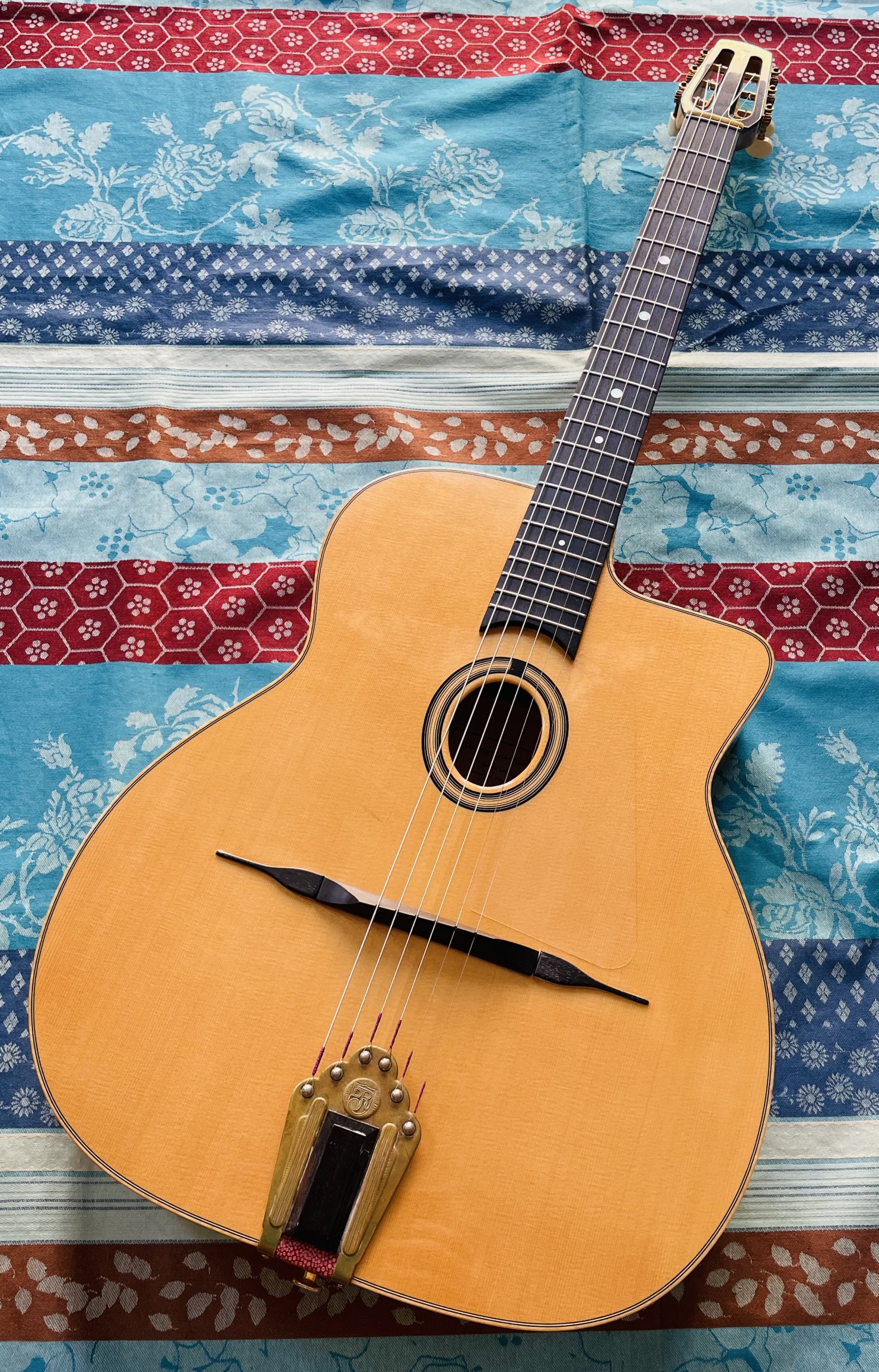 Guitare jazz manouche luthier Cyril Guérin Albédo n°SEL.0.157.10 (2008, France Noirmoutier), réglée luthier Manteau (21.04.26)