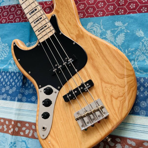 Alternative view of Basse électrique gaucher Harley Benton JB-75MN Natural, Vintage Series