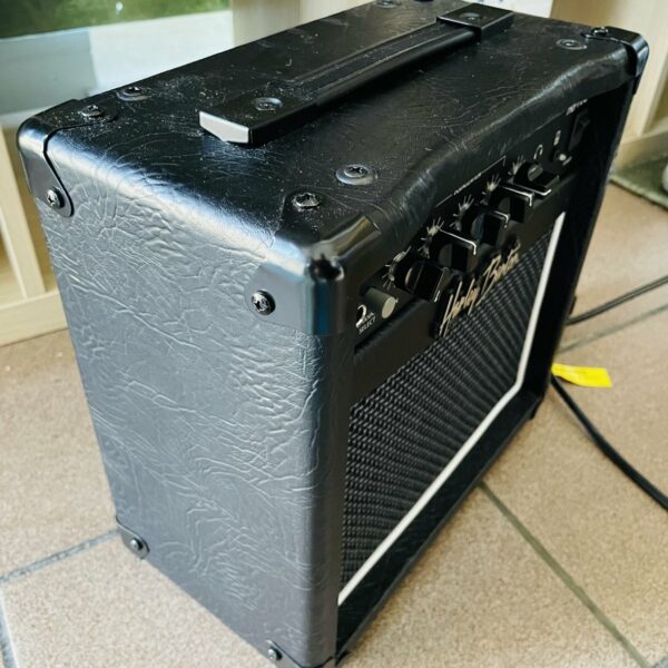 Alternative view of Ampli guitare Harley Benton HB-10G n°725276GB04682